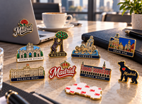Pins metálicos adhesivos esmaltados personalizados con motivos de Madrid, como la Puerta de Alcalá, Cibeles, Plaza Mayor, Palaci Pins metálicos adhesivos esmaltados personalizados con motivos de Madrid, como la Puerta de Alcalá, Cibeles, Plaza Mayor, Palaci